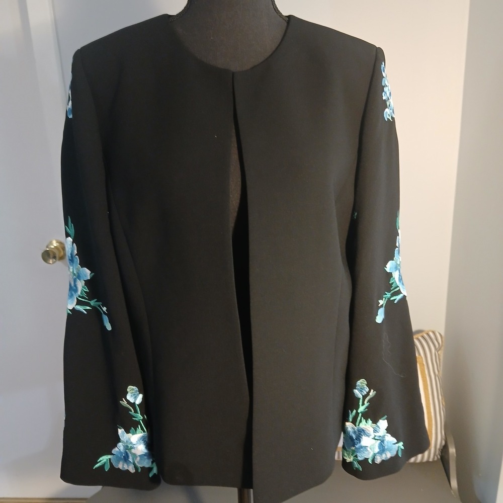 Tahari Arthur S. Levine  Blazer Size 10 Black With Embroidered Turquoise Flowers